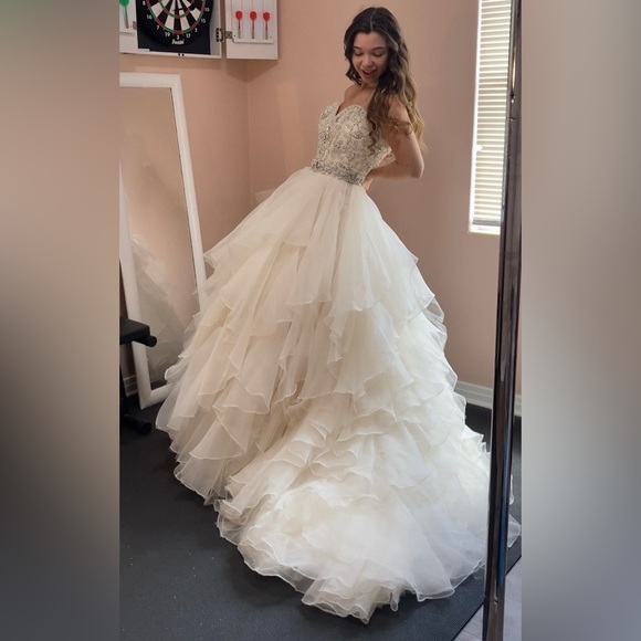 Mori Lee - Picture 2 of 3